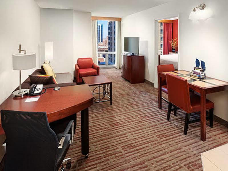 Residence Inn By Marriott Chicago Downtown/River North Buitenkant foto